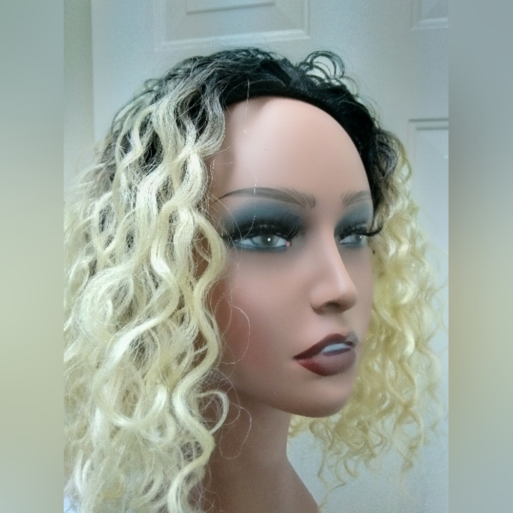 Wig - Picture 2 of 6